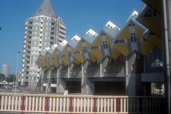 Kubuswoningen 12 - Rotterdam 1999